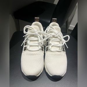 Lv women’s runners